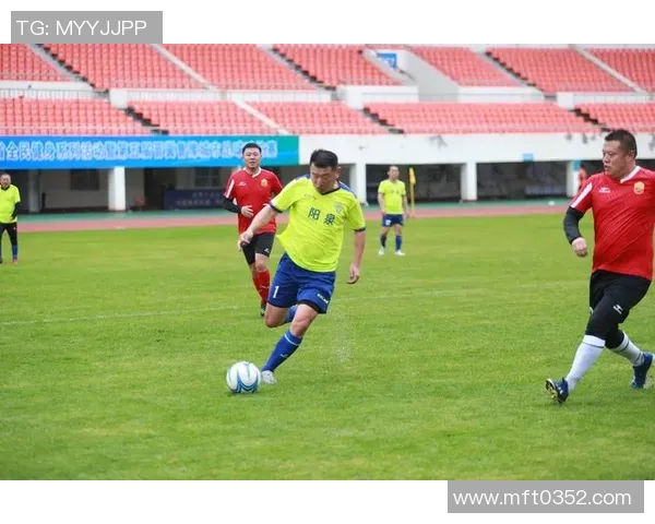 平果上海足球：探索城市足球文化与社区发展的新机遇与挑战